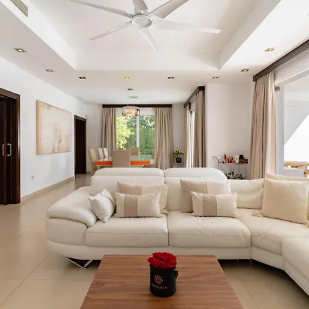 Elegant In Villa *